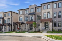 155 Equestrian Way 33, Cambridge, ON N3E 0E8