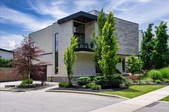 1452 Byron Baseline Road 1, London South, ON N6K 2V6