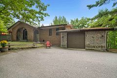 61 Oakridge Road S, McDougall, ON P2A 2W9