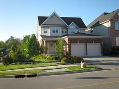 2 Woodcrest Court, Kitchener, ON N2P 2K1