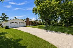 1933 Plank Rd Road, St. Clair, ON N7T 7H5