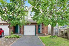 307 Cyr Avenue, Vanier and Kingsview Park, ON K1L 7N6