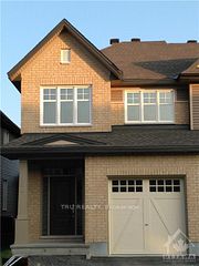 222 FERGUS Crescent, Barrhaven, ON K2J 3L7