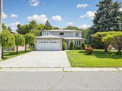 138 Strawberry Drive, Hamilton, ON L8E 4R7