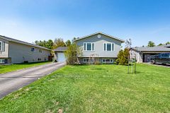 35 Winfield Street, Petawawa, ON K8H 0A2