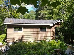 182 Old School House Road, Huntsville, ON P1H 2J4