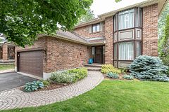 18 Hesse Crescent, Stittsville - Munster - Richmond, ON K2S 1E4