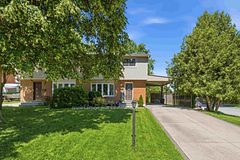 2 Wedgewood Avenue, Hamilton, ON L8K 5L8