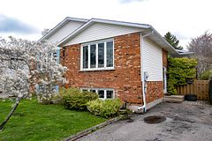 87 CHAPEL HILL Crescent Main, Welland, ON L3C 6G8