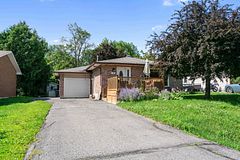 31 Orville Street, Stittsville - Munster - Richmond, ON K2S 1M6