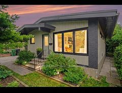 1820 Lorraine Avenue, Alta Vista and Area, ON K1H 6Z8