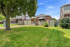 6 Seven Oaks Drive, Hamilton, ON L9A 4C8