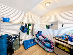 450 East 42nd Street, Hamilton, ON L8T 3B3