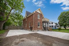 108 Lindsay Street S, Kawartha Lakes, ON K9V 2M6