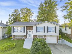 6025 Belaire Avenue, Niagara Falls, ON L2H 1V1