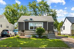 27 Achilles Avenue, Welland, ON L3B 4S3