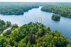 13 Pine Tree Road, Magnetawan, ON P0A 1P0