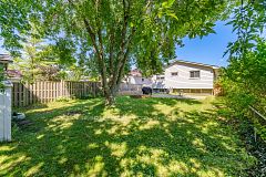 16 Loraine Drive, St. Catharines, ON L2P 3N8