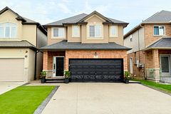 698 York Road, Hamilton, ON L9H 5X1