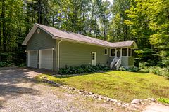 592 White House Road, Huntsville, ON P1H 2J3