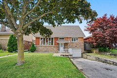 100 Hardale Crescent, Hamilton, ON L8T 1Y3