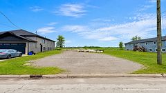 22 Huron Street, Welland, ON L3B 5J3