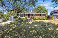 30 Ridgeway Avenue, Norfolk, ON N3Y 4J9