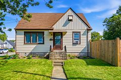 4939 Hamilton Street, Niagara Falls, ON L2E 2V9