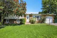 45 Larkin Drive, Barrhaven, ON K2J 1A8