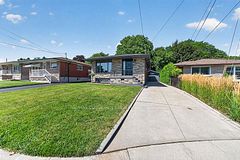 26 PARKLANDS Drive, Hamilton, ON L8K 4W7