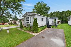 20 Redford Drive, South Huron, ON N0M 1S3