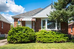 150 Beland Avenue S, Hamilton, ON L8K 3T6