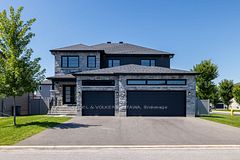 501 Lucent Street, Russell, ON K4R 0G3