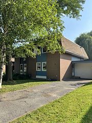 145 Penfield Drive, Kanata, ON K2K 1M4