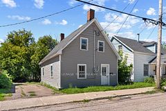 42 Bonnechere Street S, Renfrew, ON K7V 1Z1