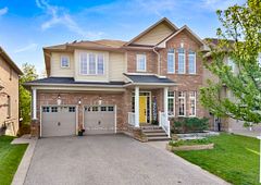 475 Valridge Drive, Hamilton, ON L9G 0B2