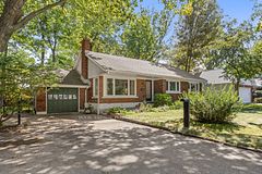 2183 Woodcrest Road, Alta Vista and Area, ON K1H 6J2