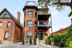 201 Maclaren Street 2, Ottawa Centre, ON K2P 0L4