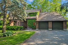 7 Mid Pines Grove, Bells Corners and South to Fallowfield, ON K2R 1B7