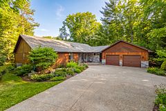 10498 Pinetree Drive, Lambton Shores, ON N0M 1T0
