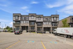1989 Ottawa Street S 17G, Kitchener, ON N2E 0G7