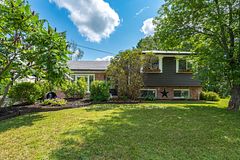 3 Sunset Drive, Rideau Lakes, ON K7A 4S5