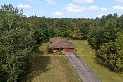 20 Mueller Crescent, Petawawa, ON K8H 3E9