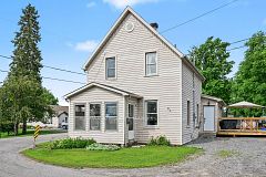 31 Minto Avenue, Montague, ON K7A 2X8