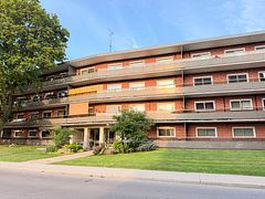 11 Woodman Drive 411, Hamilton, ON L8K 4E3