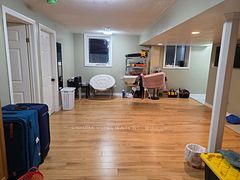 35 Claudette Gate, Hamilton, ON L9B 2S3