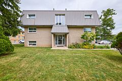 90 Woodlawn Road 15, Welland, ON L3C 3J5