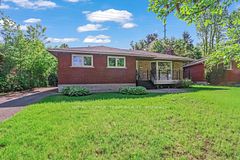 2317 Elmira Drive, Parkway Park - Queensway Terrace S and Area, ON K2C 1H3