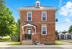 22 Isabella Street, Perth, ON K7H 2W8