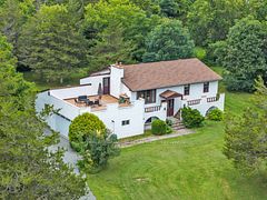 2 Stonehead Circle, Kingston, ON K7L 4V1
